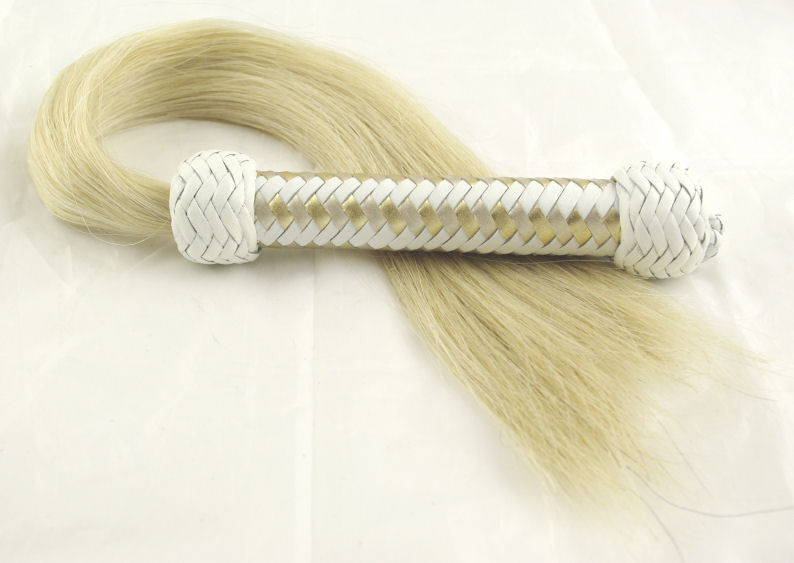 Blonde Horsehair flogger - Click Image to Close