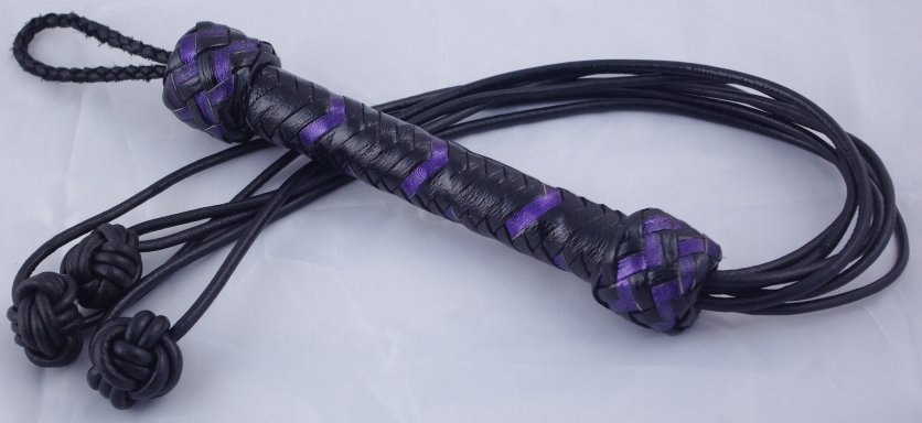 Fist Knot Flogger - Click Image to Close